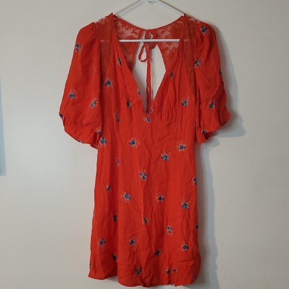 Free People Dresses & Skirts - Free People Mockingbird Coral Red Floral Backless Mini Dress Size 4 Plunging V